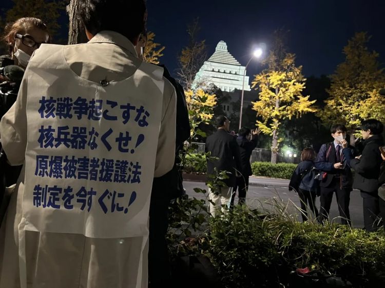 中国爱豆遭到日本人疯狂抵制,竟是因为买的台灯让他们集体崩溃? 中国爱豆遭到日本人疯狂抵制,竟是因为买的台灯让他们集体崩溃?