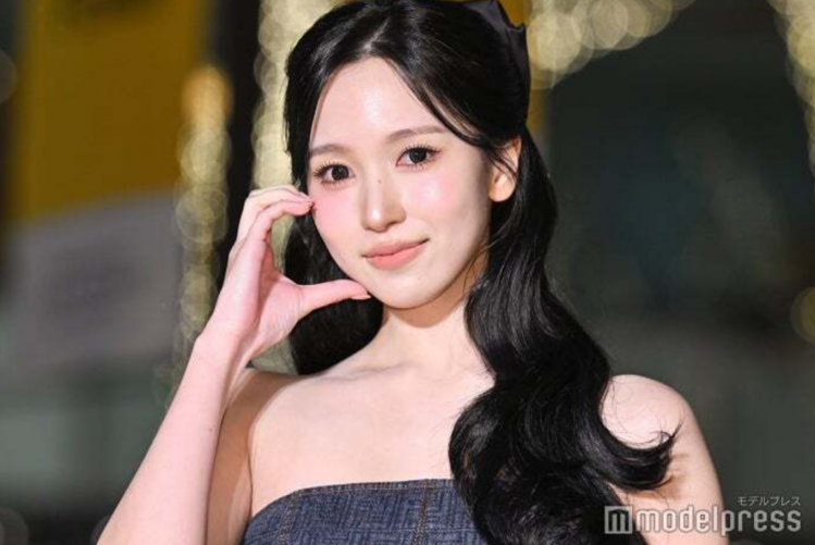 TWICE名井南惊喜现身表参道 点灯圣诞引粉丝尖叫