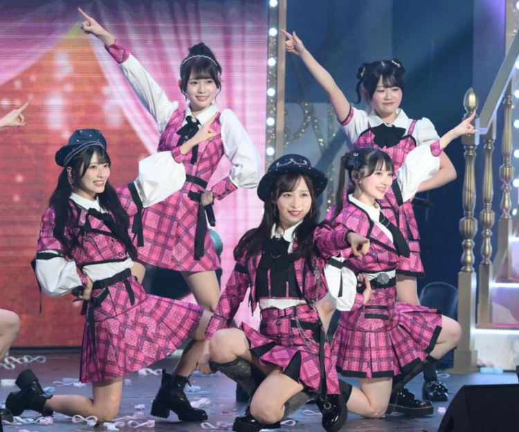AKB48迎来20周年武道馆演唱会:人气OG助阵圆满 AKB48迎来20周年武道馆演唱会:人气OG助阵圆满
