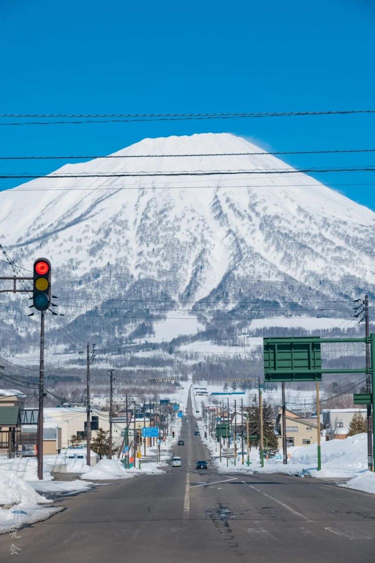 第266期:日本GDP增速下调?永野芽郁将复出?日本多所大学拟上调留学生学费?日本再发大地震;AKB48举行20周年演唱会 | 百通板 第266期:日本GDP增速下调?永野芽郁将复出?日本多所大学拟上调留学生学费?日本再发大地震;AKB48举行20周年演唱会 | 百通板