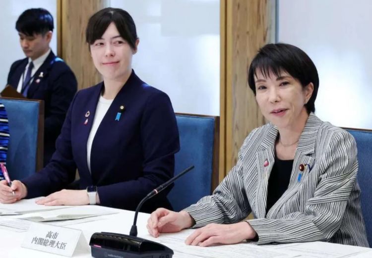 第266期:日本GDP增速下调?永野芽郁将复出?日本多所大学拟上调留学生学费?日本再发大地震;AKB48举行20周年演唱会 | 百通板 第266期:日本GDP增速下调?永野芽郁将复出?日本多所大学拟上调留学生学费?日本再发大地震;AKB48举行20周年演唱会 | 百通板