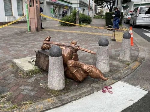 日本街头丰臣秀吉像惨遭“斩首”，凶手竟是出差醉酒的警察？