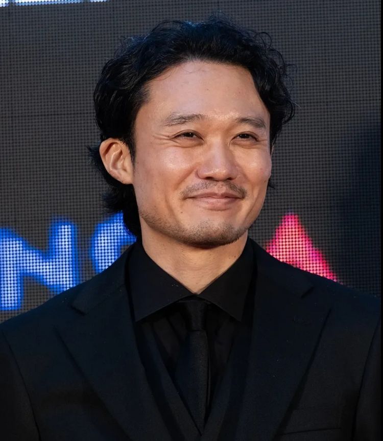 长泽雅美新年宣布结婚喜讯，对象竟是国际大导演！圈内朋友错愕，但早有人预言？