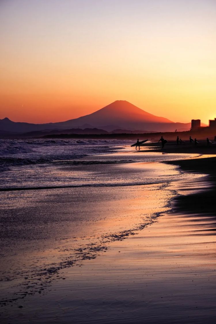 第271期：中国对日本实施出口管制；北海道餐馆墙壁藏尸？高市早苗将解散众议院 日本或提前大选？XG改名 | 百通板