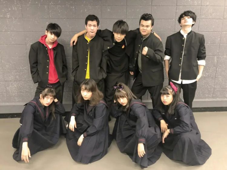 成人式穿得像花圈的不良少年，怎么成了日本独特的文化符号？