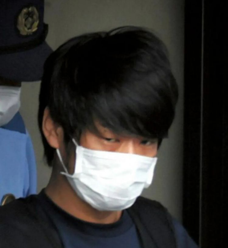 第275期：众议院选举大胜 日本进入高市早苗首相时代？米兰冬奥日本花滑团体摘银；平成的山口百惠闪婚？| 百通板