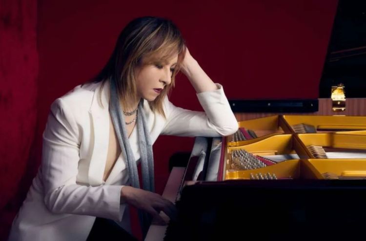 第275期：众议院选举大胜 日本进入高市早苗首相时代？米兰冬奥日本花滑团体摘银；平成的山口百惠闪婚？| 百通板