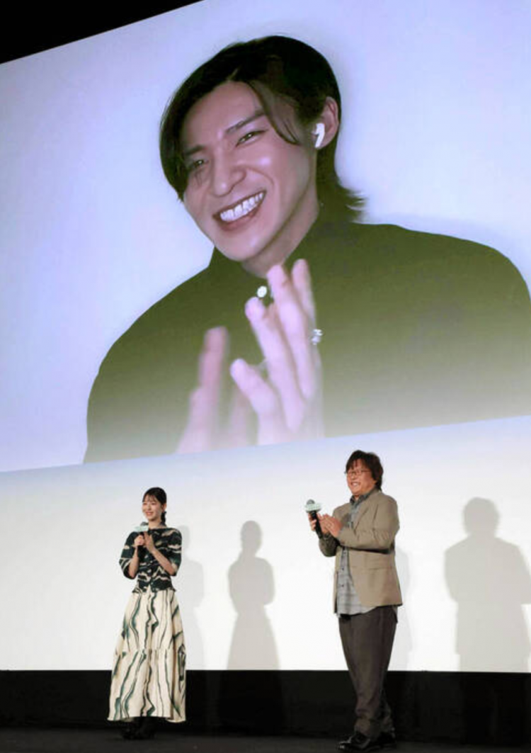 目黑莲加拿大远程连线滨边美波双主演电影谢票场 