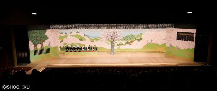 红木、金漆、四百年：在东京与京都，推开歌舞伎的大门