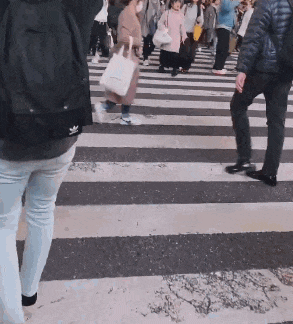 中国台湾母女在东京涩谷街头被恶意撞飞！撞人者被全网“通缉”，但也有日本人骂被撞是“活该”？