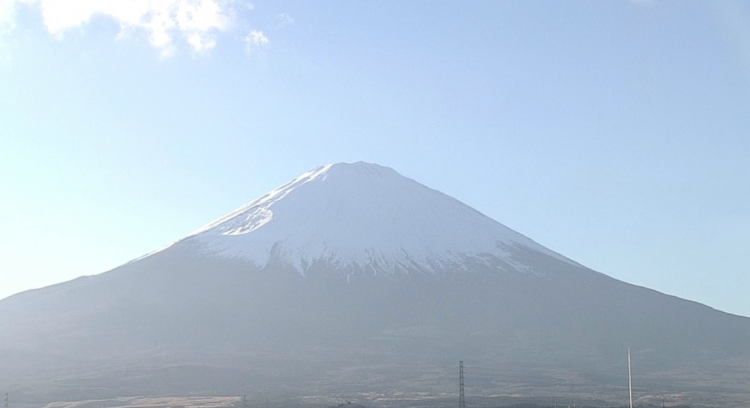 富士山发生登山者滑落事故 两名男子坠崖400米 1人重伤昏迷