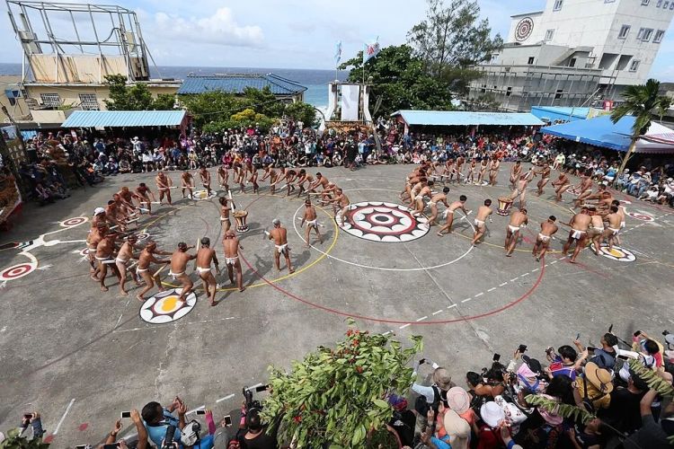 日本上万个男人赤裸肉搏,害三人晕倒送进ICU!日本网友:他们连命都不要了吗? 日本上万个男人赤裸肉搏,害三人晕倒送进ICU!日本网友:他们连命都不要了吗?