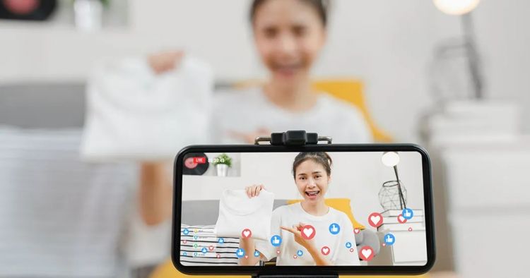 直播间粉丝竟是丈夫出轨对象，还和丈夫生了两个孩子？日本一妻子崩溃：自己被骗了整整6年感情！