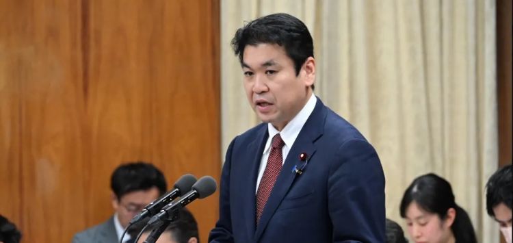 日本文科省大臣与有夫之妇出轨，还说“最讨厌高市早苗”！高市却容其留任，还鼓励“好好干”？