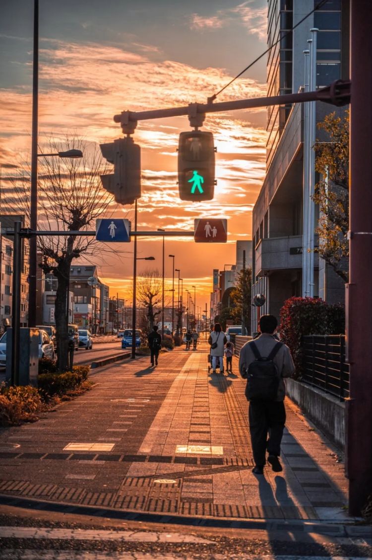 第281期:特朗普再提珍珠港?日本自卫队队员持刀闯入中国大使馆?拉布布X索尼将拍电影;索尼本田中止EV合作 | 百通板 第281期:特朗普再提珍珠港?日本自卫队队员持刀闯入中国大使馆?拉布布X索尼将拍电影;索尼本田中止EV合作 | 百通板