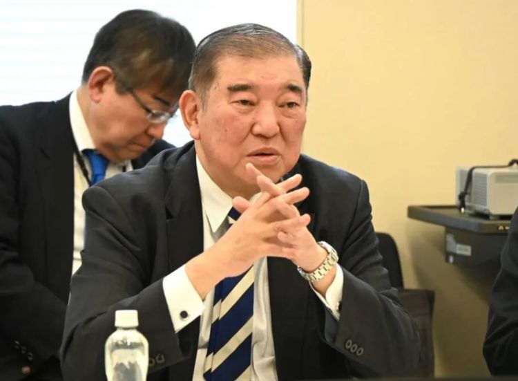 第283期：高市早苗公布个人资产？日本中学制服价格飙升 或统一制服？绫濑遥写3万封情书？| 百通板