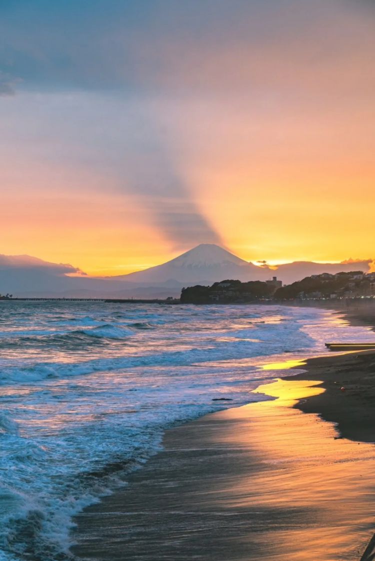 第283期：高市早苗公布个人资产？日本中学制服价格飙升 或统一制服？绫濑遥写3万封情书？| 百通板