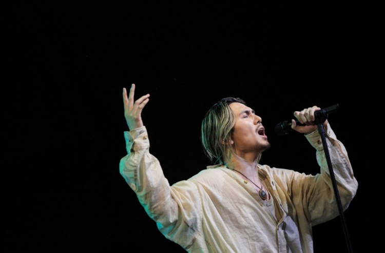 藤井风首登科切拉音乐节 热唱10曲引全场沸腾 