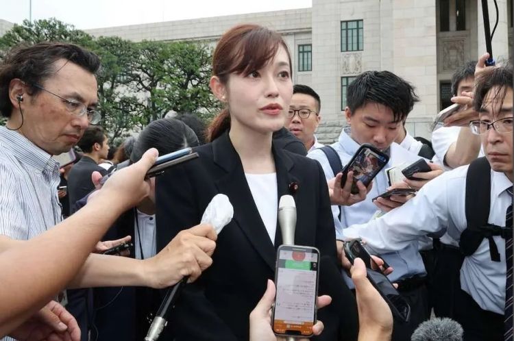 要想拿到20亿的遗产,得交11亿的税?中山美穗独子放弃继承遗产引发日本社会关注… 要想拿到20亿的遗产,得交11亿的税?中山美穗独子放弃继承遗产引发日本社会关注…