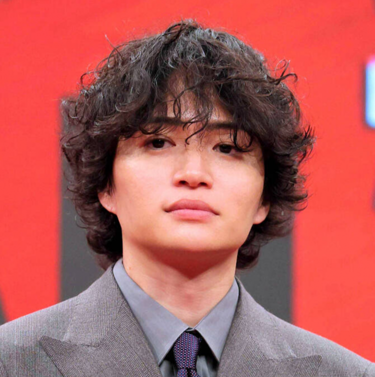 timelesz菊池风磨因喉部不适宣布暂停活动