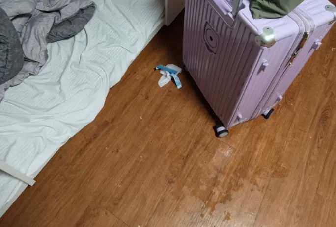 日媒报道日本男人在韩骚扰侮辱中国女孩，还尿到女孩身上！日网：说他像狗都是侮辱狗…