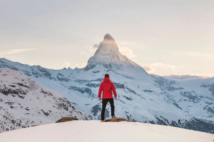 中国登山者五一期间爬日本雪山，有人滑落百米险些丧命，有人甚至不幸身亡…日网：就应该给这些人罚钱！