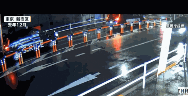 奇葩！日本小伙醉酒闯红灯，开的竟然是警车！？被捕后坦白：人家只是喜欢发光车车嘛…