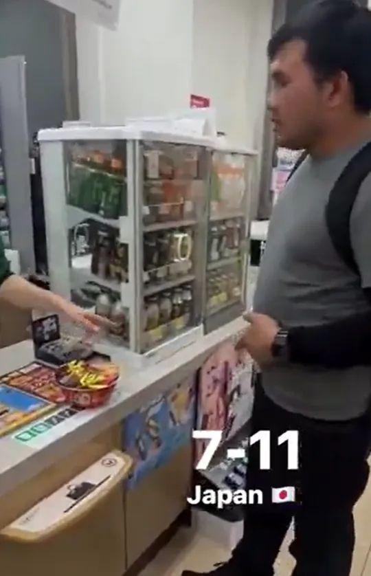 中国网红在富士山前跳舞拍视频，却被日本右翼挂推特引导网暴？连好多日本人都看不下去了……
