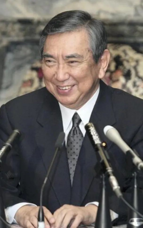 第292期：高市早苗抹黑门持续发酵 年轻群体支持率大跌；世界杯日本队球员现强奸犯遭抵制？任天堂新直面会发布 | 百通板