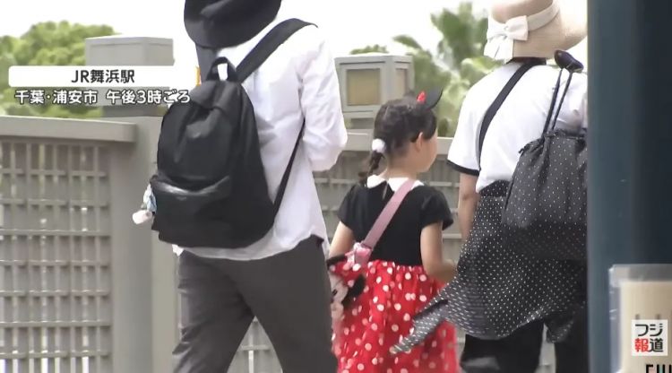 日媒曝中国“黄牛”在东京迪士尼提供非法导游服务赚黑钱？！日网：但官方确实贵得离谱啊……