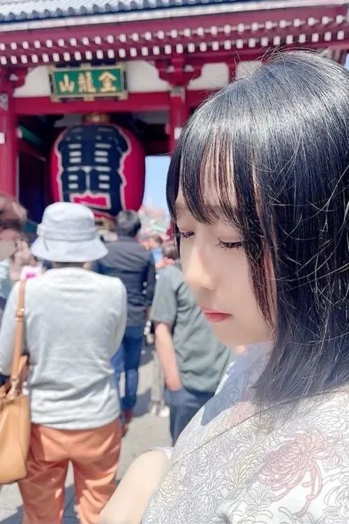 日本22岁女主播直播中遭一男子疯狂刺杀，竟是因为他“太爱”她！？日网：都不是什么好鸟！