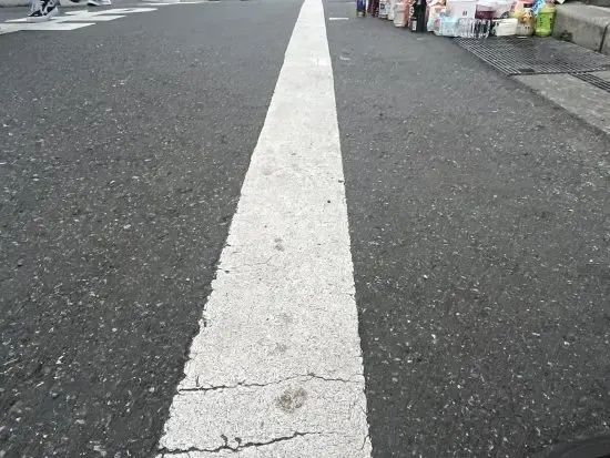 日本22岁女主播直播中遭一男子疯狂刺杀，竟是因为他“太爱”她！？日网：都不是什么好鸟！