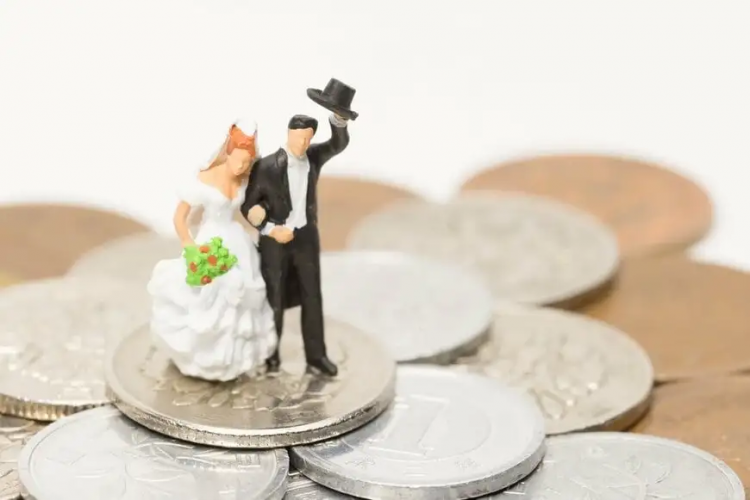 日本奔四女人相亲11年屡败屡战！非高富帅不嫁，主持人劝退：你配吗？
