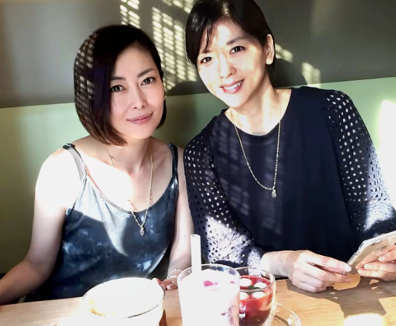 中山美穗离世两年后，妹妹看到这个遗物再也止不住泪水！