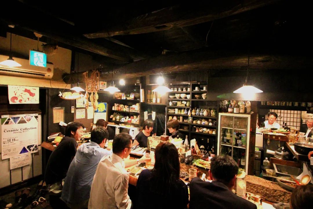 在日本，居酒屋为什么这么受欢迎？